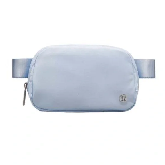 Lululemon Powder Blue 1L Everywhere Belt Bag - Picture 3 of 15